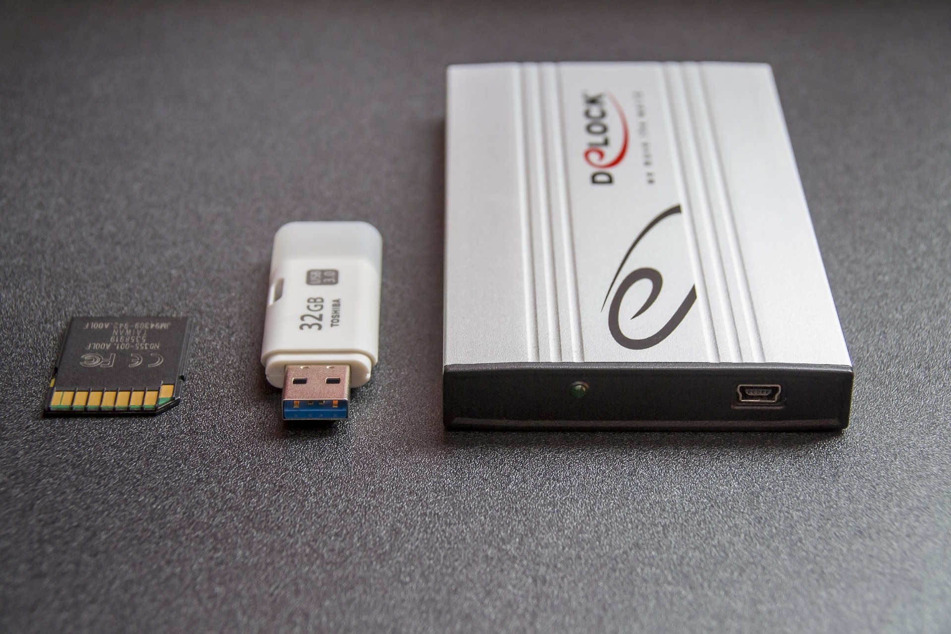 Read more about the article How to Set Up Your USB 3.0 Dual Docking Station